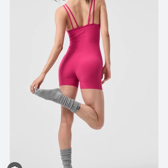 ALO Yoga Sun out onesie - Picture 7 of 7